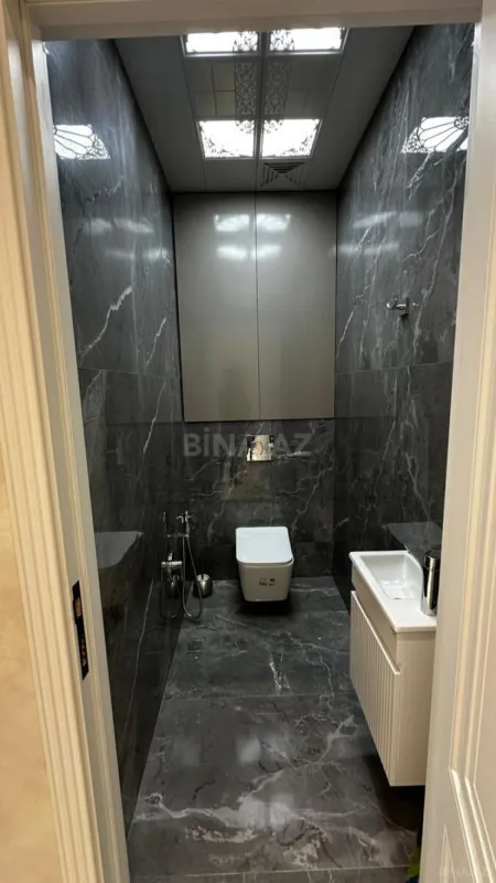 Satılır 2 otaqlı mənzil 81 m²