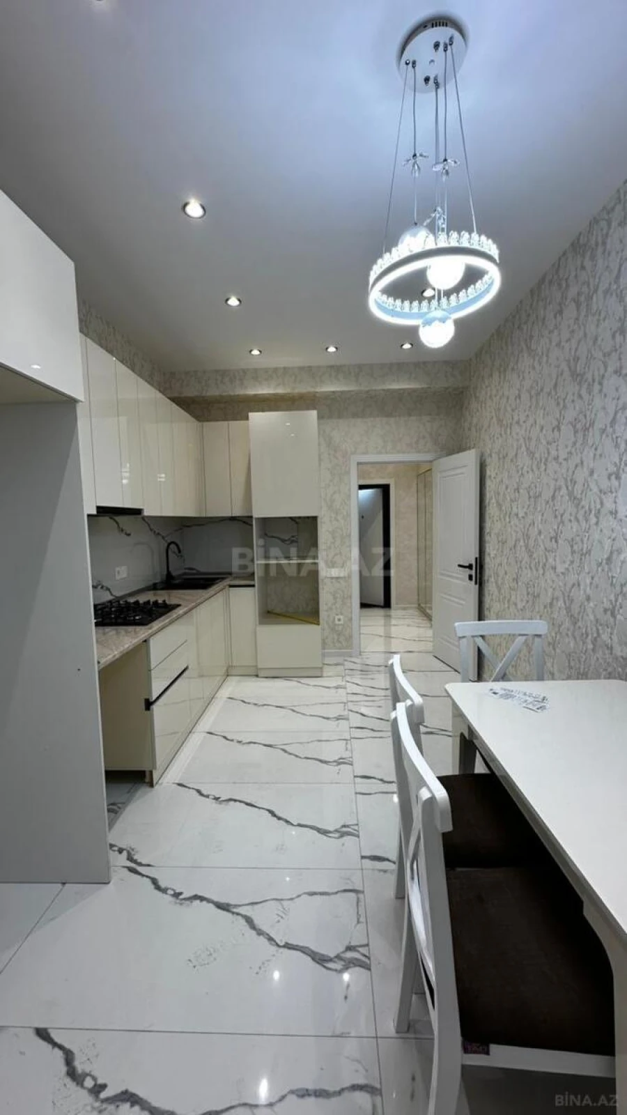 Satılır 2 otaqlı mənzil 81 m²