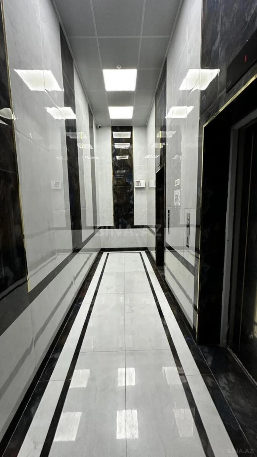 Satılır 2 otaqlı mənzil 81 m²