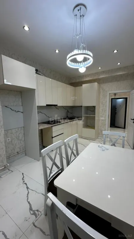 Satılır 2 otaqlı mənzil 81 m²