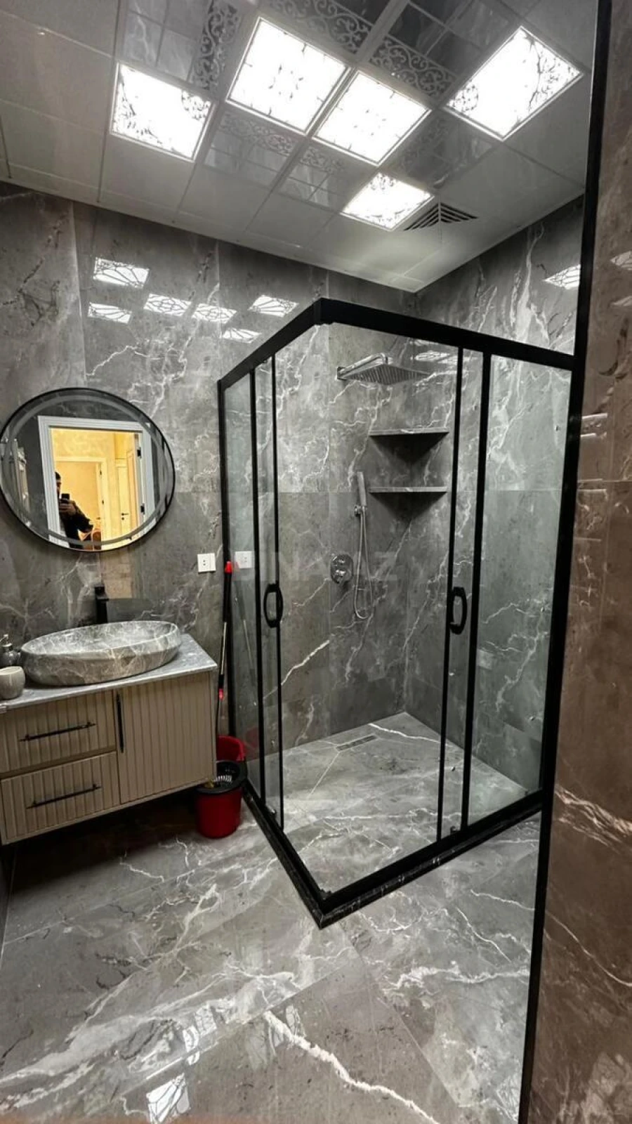 Satılır 2 otaqlı mənzil 81 m²