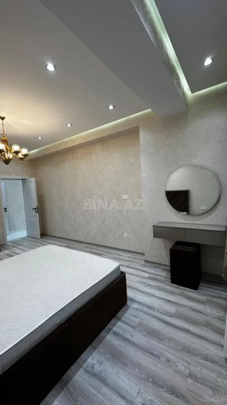 Satılır 2 otaqlı mənzil 81 m²
