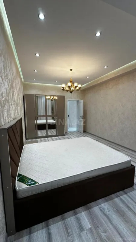 Satılır 2 otaqlı mənzil 81 m²