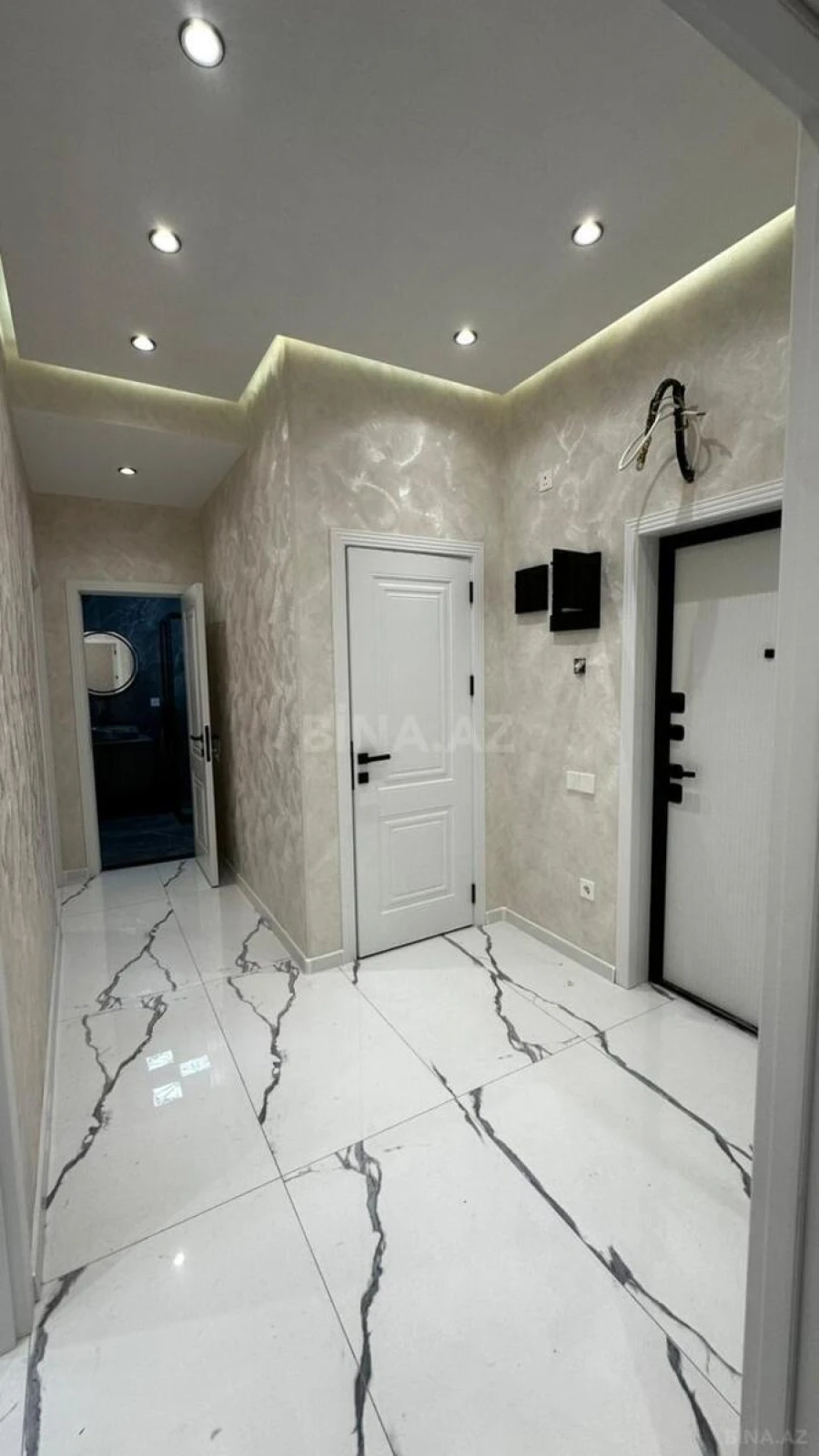 Satılır 2 otaqlı mənzil 81 m²