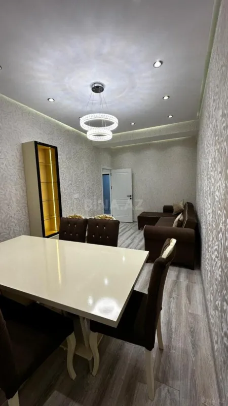 Satılır 2 otaqlı mənzil 81 m²