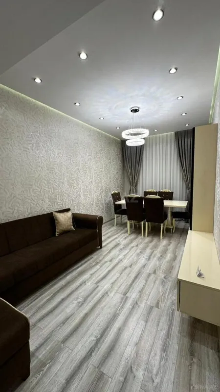 Satılır 2 otaqlı mənzil 81 m²