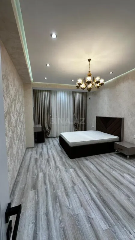 Satılır 2 otaqlı mənzil 81 m²