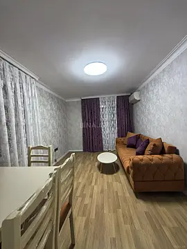 Satılır 1 otaqlı mənzil 40 m²