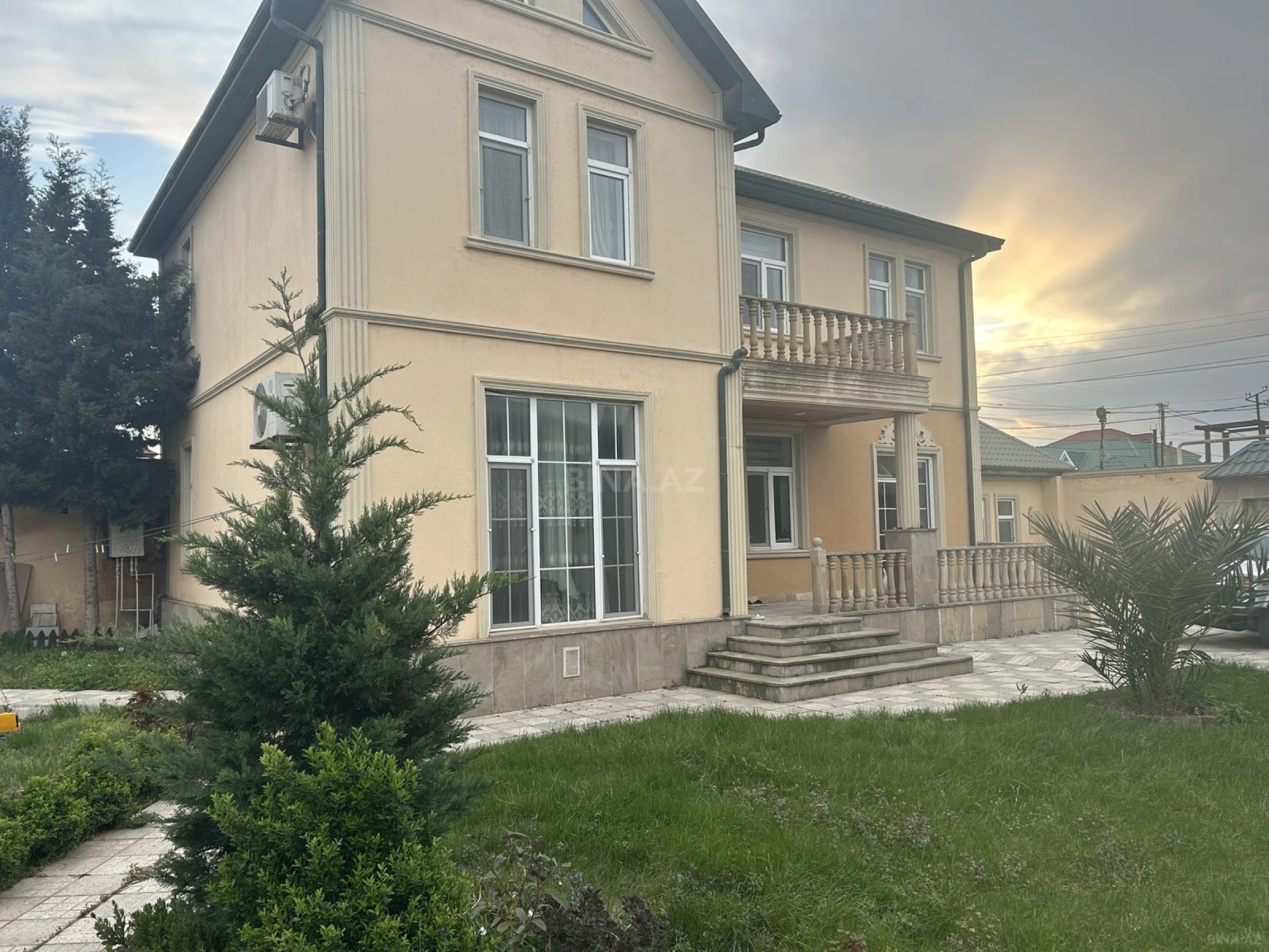 Kirayə verilir 4 otaqlı həyət evi 200 m²
