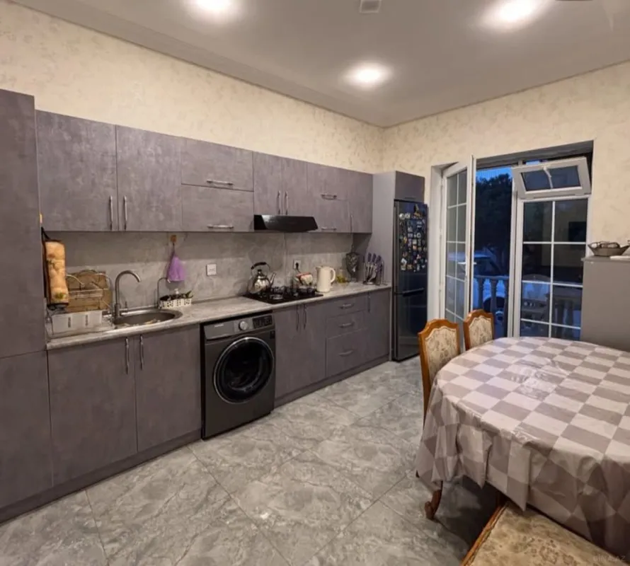 Kirayə verilir 4 otaqlı həyət evi 200 m²