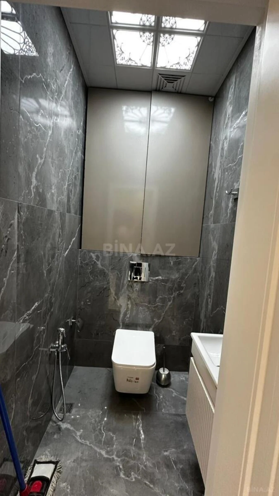 Satılır 2 otaqlı mənzil 78 m²