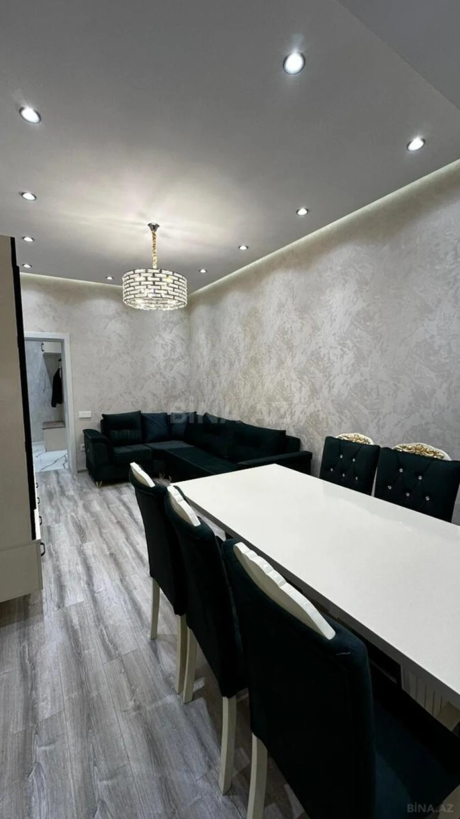 Satılır 2 otaqlı mənzil 78 m²