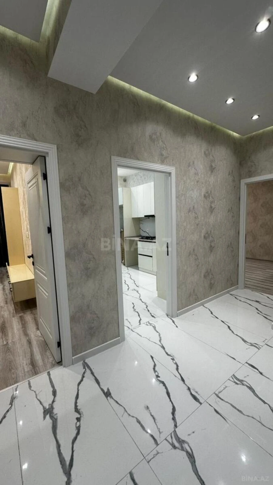 Satılır 2 otaqlı mənzil 78 m²