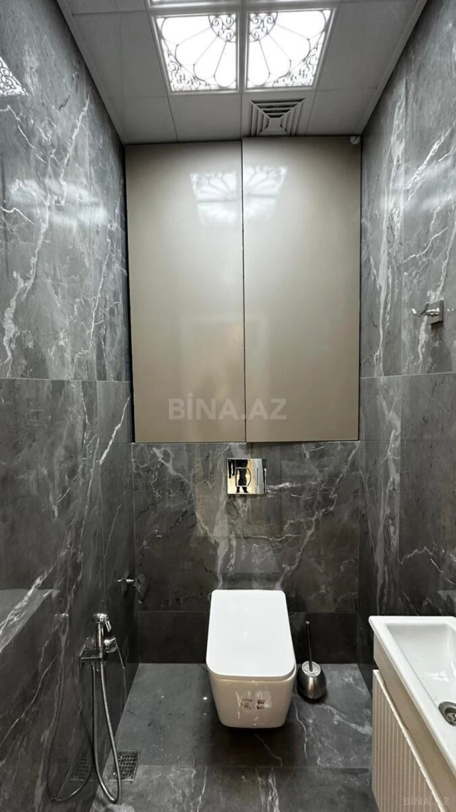 Satılır 2 otaqlı mənzil 78 m²