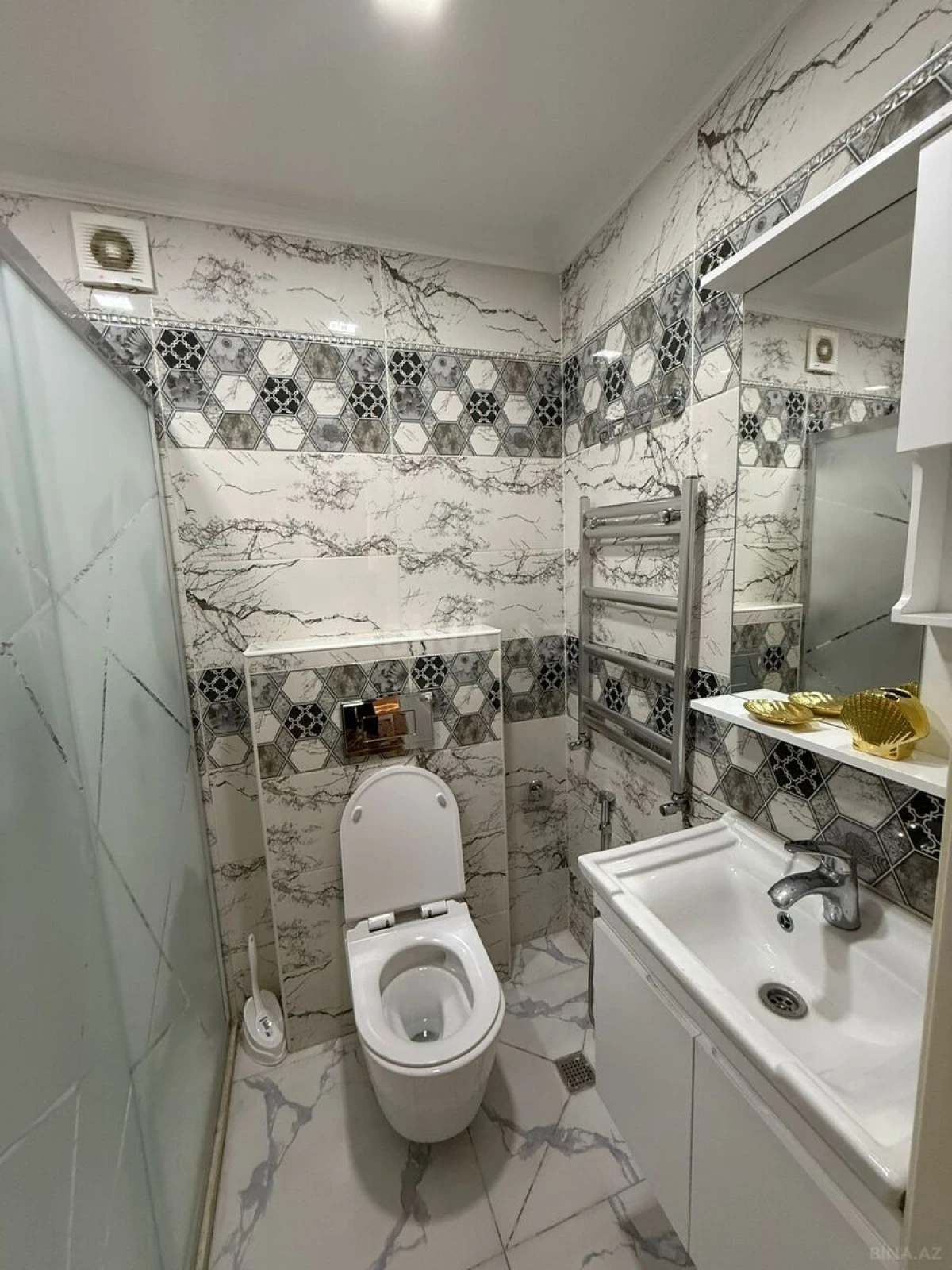 Kirayə verilir 2 otaqlı mənzil 65 m²