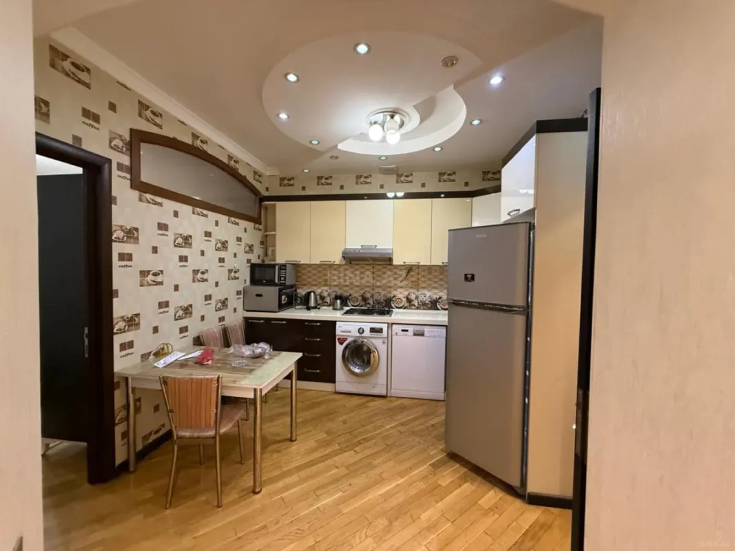 Satılır 3 otaqlı mənzil 94 m²