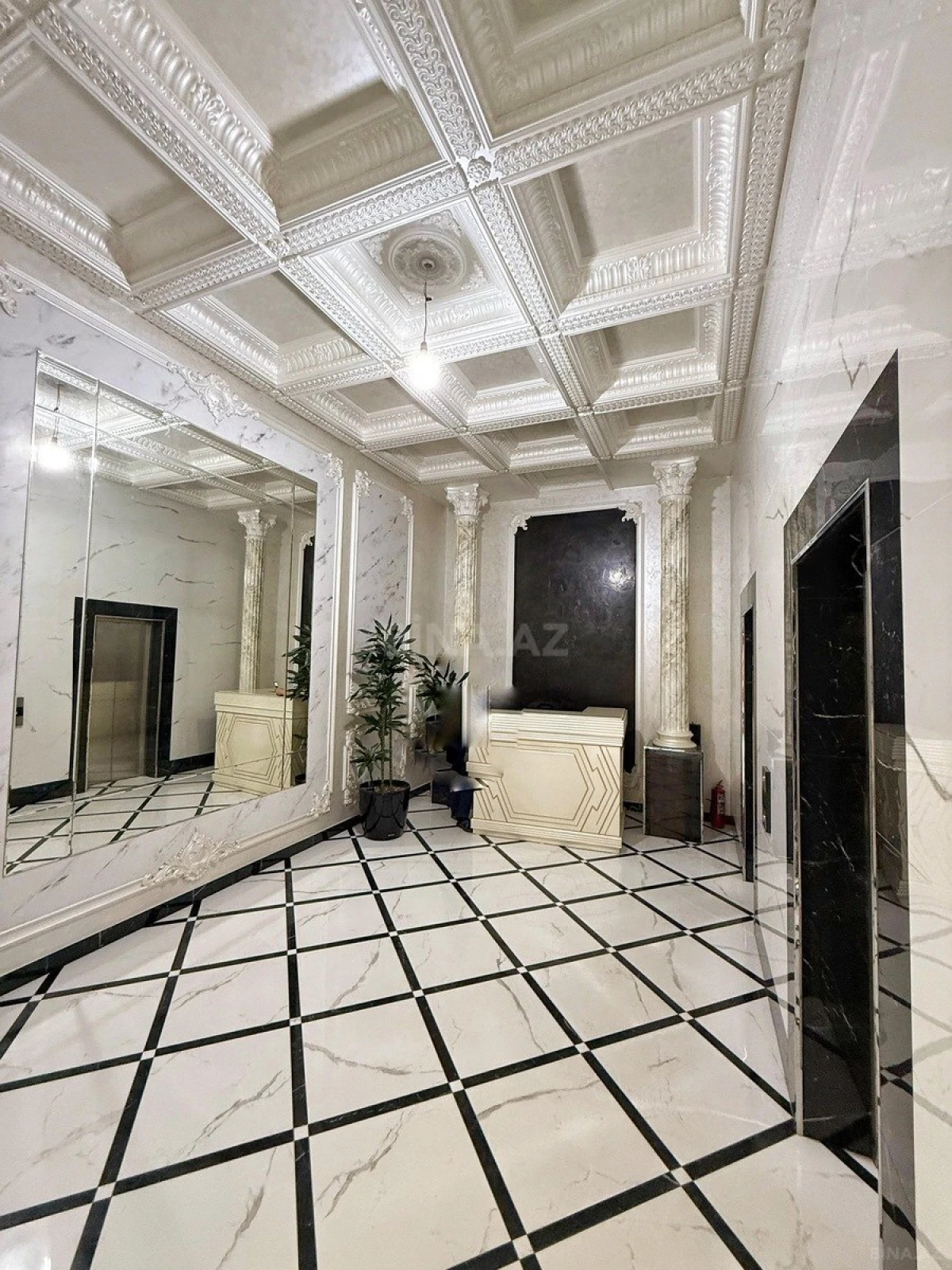 Satılır 4 otaqlı mənzil 162 m²