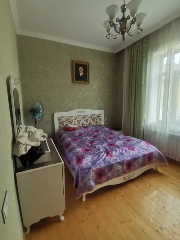 Satılır 6 otaqlı həyət evi 180 m²