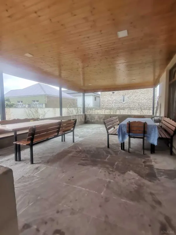 Satılır 6 otaqlı həyət evi 180 m²