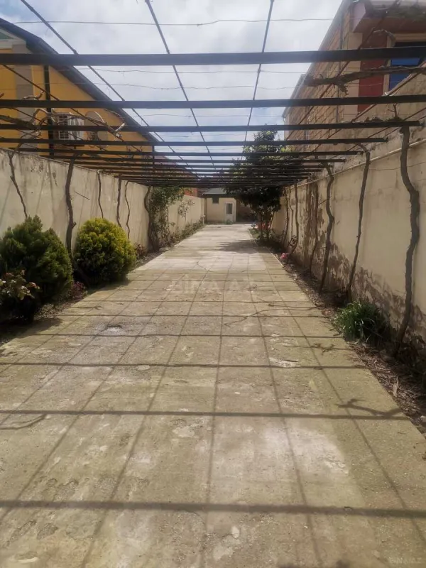 Satılır 6 otaqlı həyət evi 180 m²