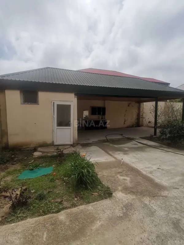 Satılır 6 otaqlı həyət evi 180 m²