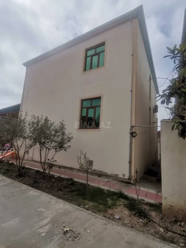 Satılır 6 otaqlı həyət evi 180 m²