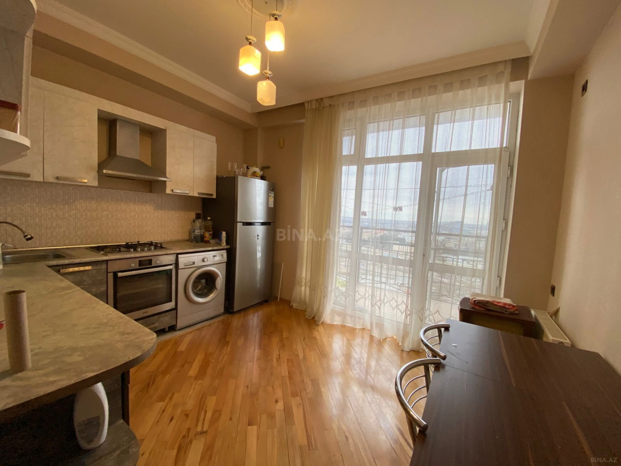 Kirayə verilir 2 otaqlı mənzil 87 m²