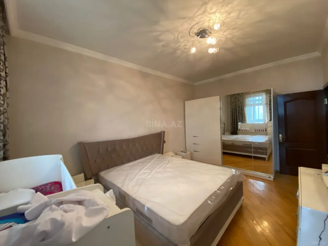 Kirayə verilir 2 otaqlı mənzil 87 m²