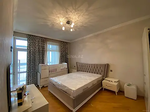 Kirayə verilir 2 otaqlı mənzil 87 m²