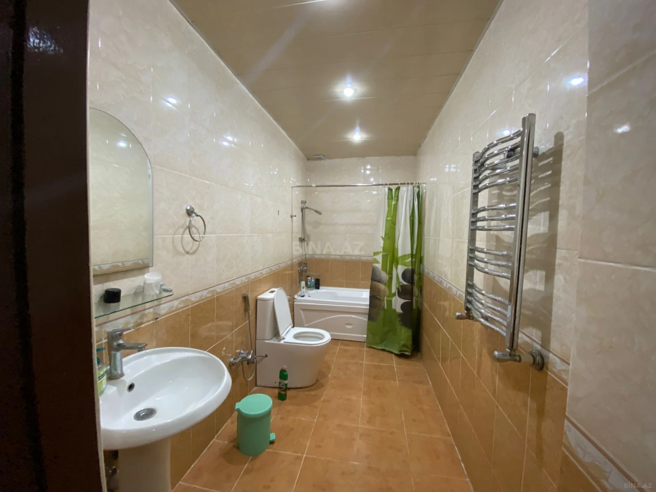 Kirayə verilir 2 otaqlı mənzil 87 m²