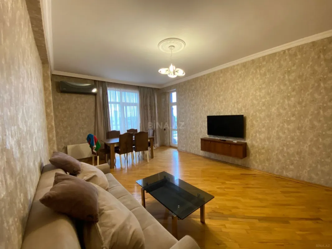 Kirayə verilir 2 otaqlı mənzil 87 m²