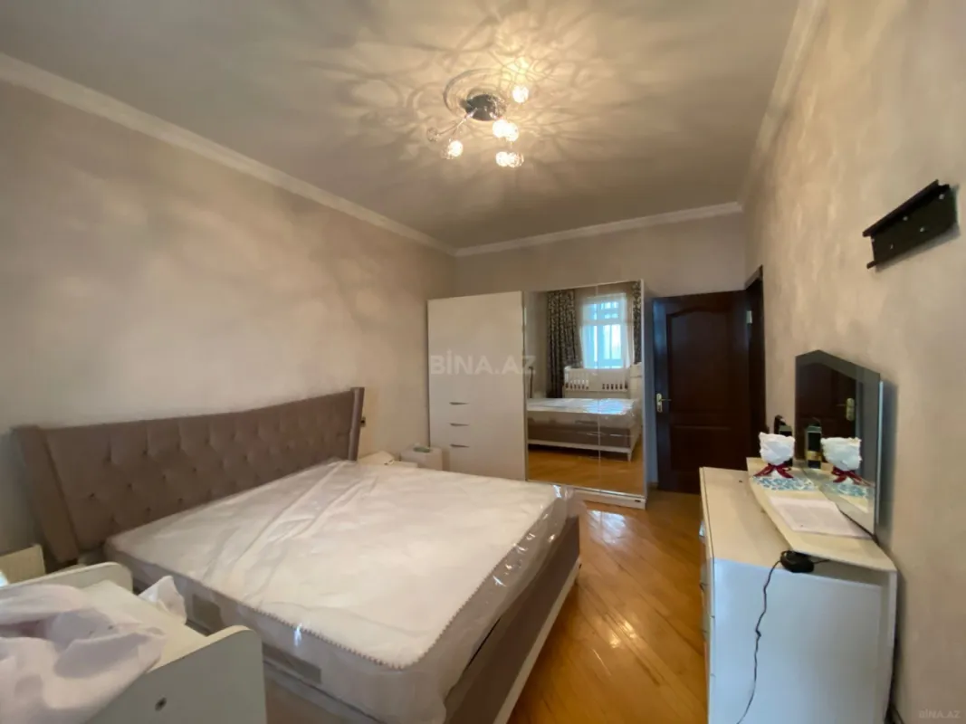 Kirayə verilir 2 otaqlı mənzil 87 m²
