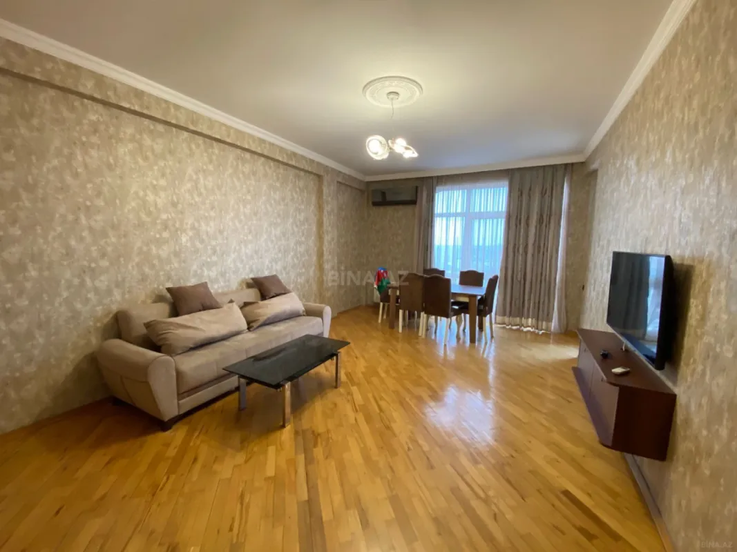 Kirayə verilir 2 otaqlı mənzil 87 m²
