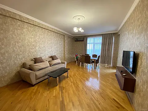 Kirayə verilir 2 otaqlı mənzil 87 m²