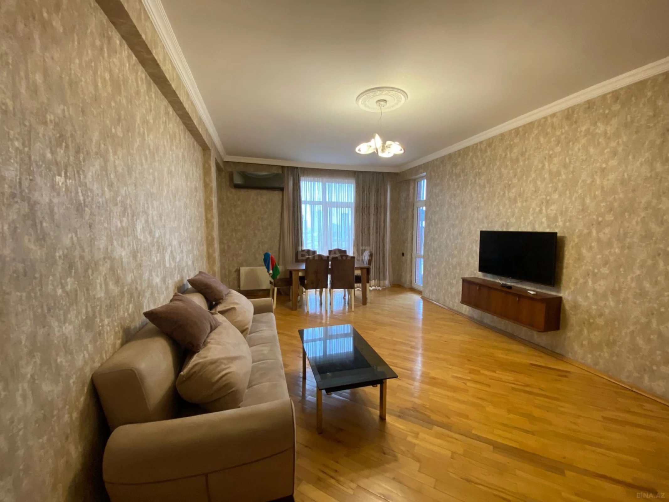 Kirayə verilir 2 otaqlı mənzil 87 m²