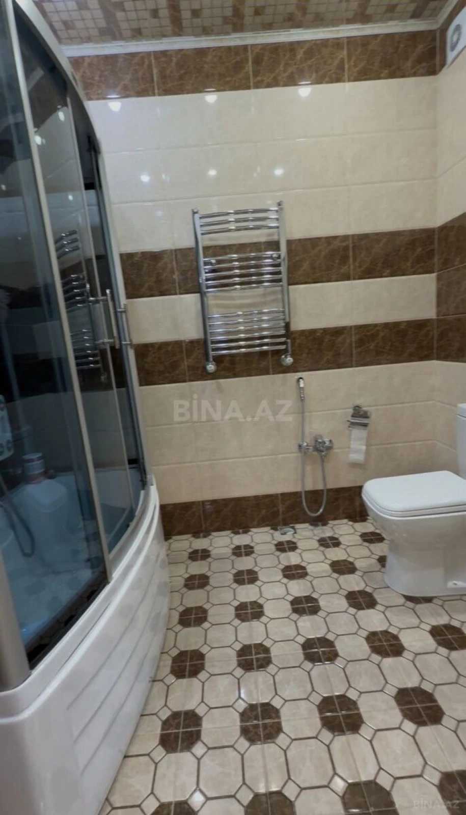 Satılır 3 otaqlı mənzil 118 m²