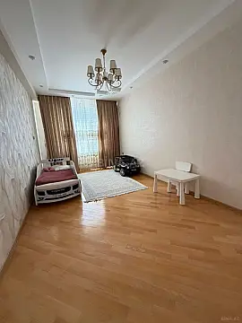 Satılır 3 otaqlı mənzil 118 m²