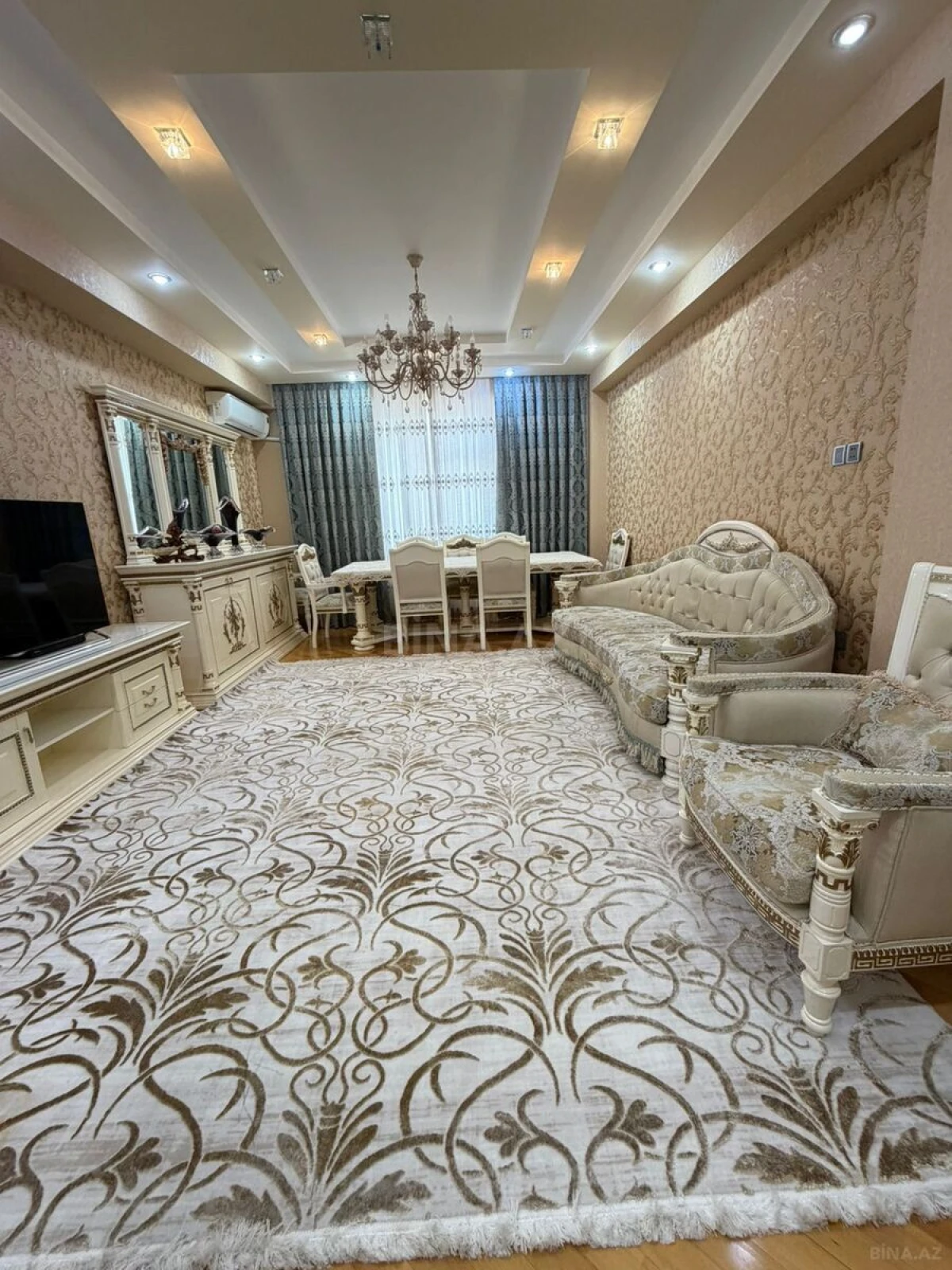 Satılır 3 otaqlı mənzil 118 m²