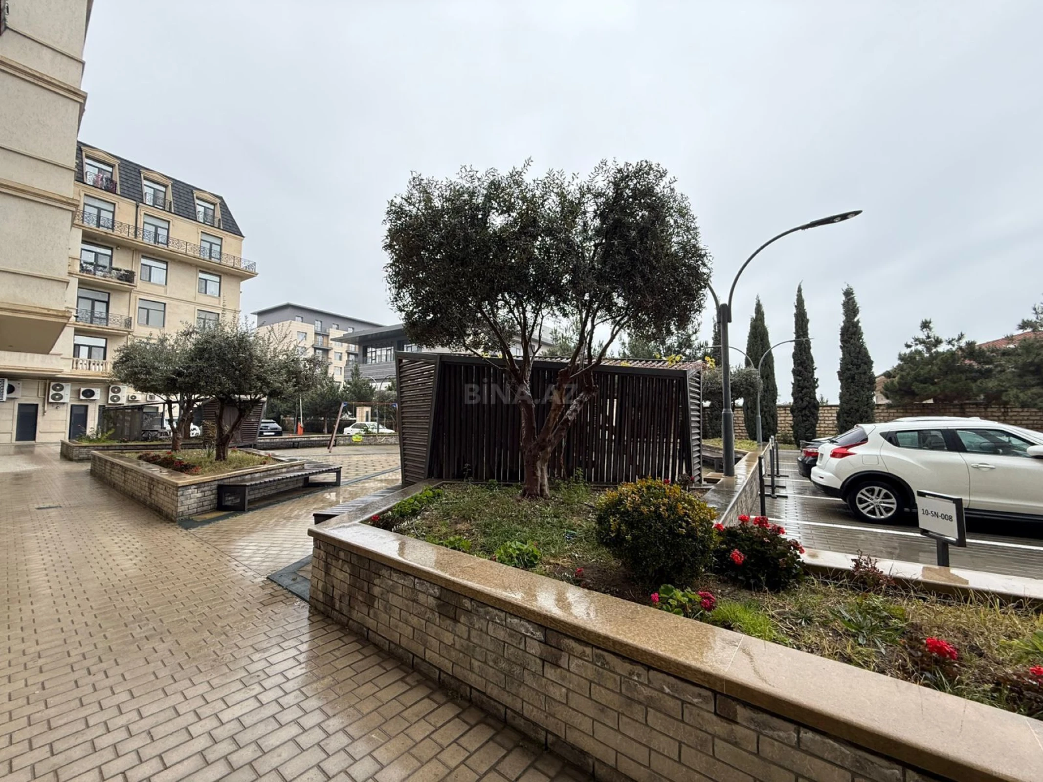 Satılır 3 otaqlı mənzil 123 m²