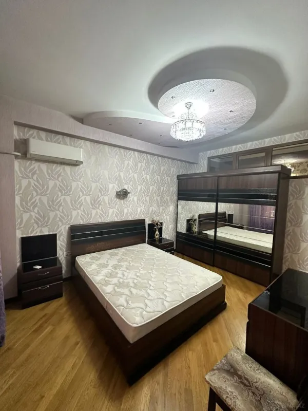 Kirayə verilir 3 otaqlı mənzil 105 m²
