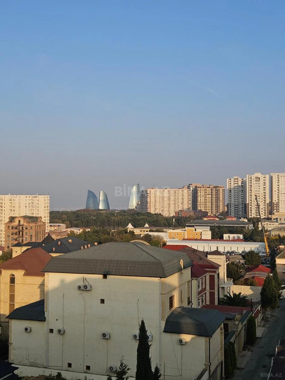 Satılır 3 otaqlı mənzil 130 m²