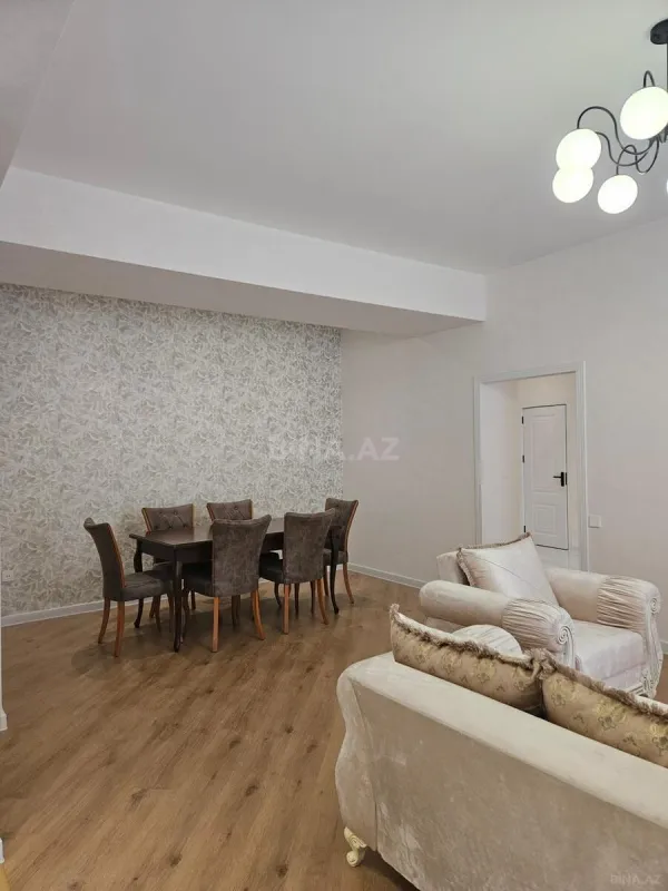 Satılır 3 otaqlı mənzil 130 m²