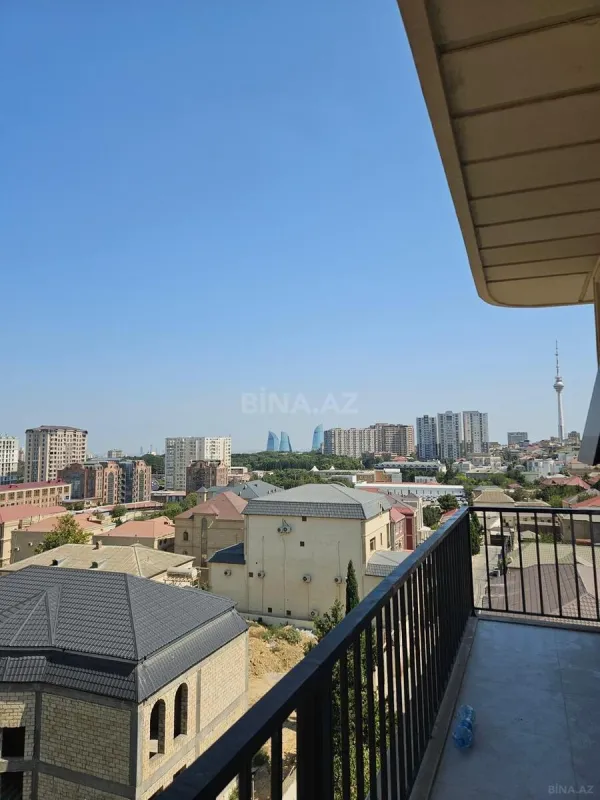 Satılır 3 otaqlı mənzil 130 m²