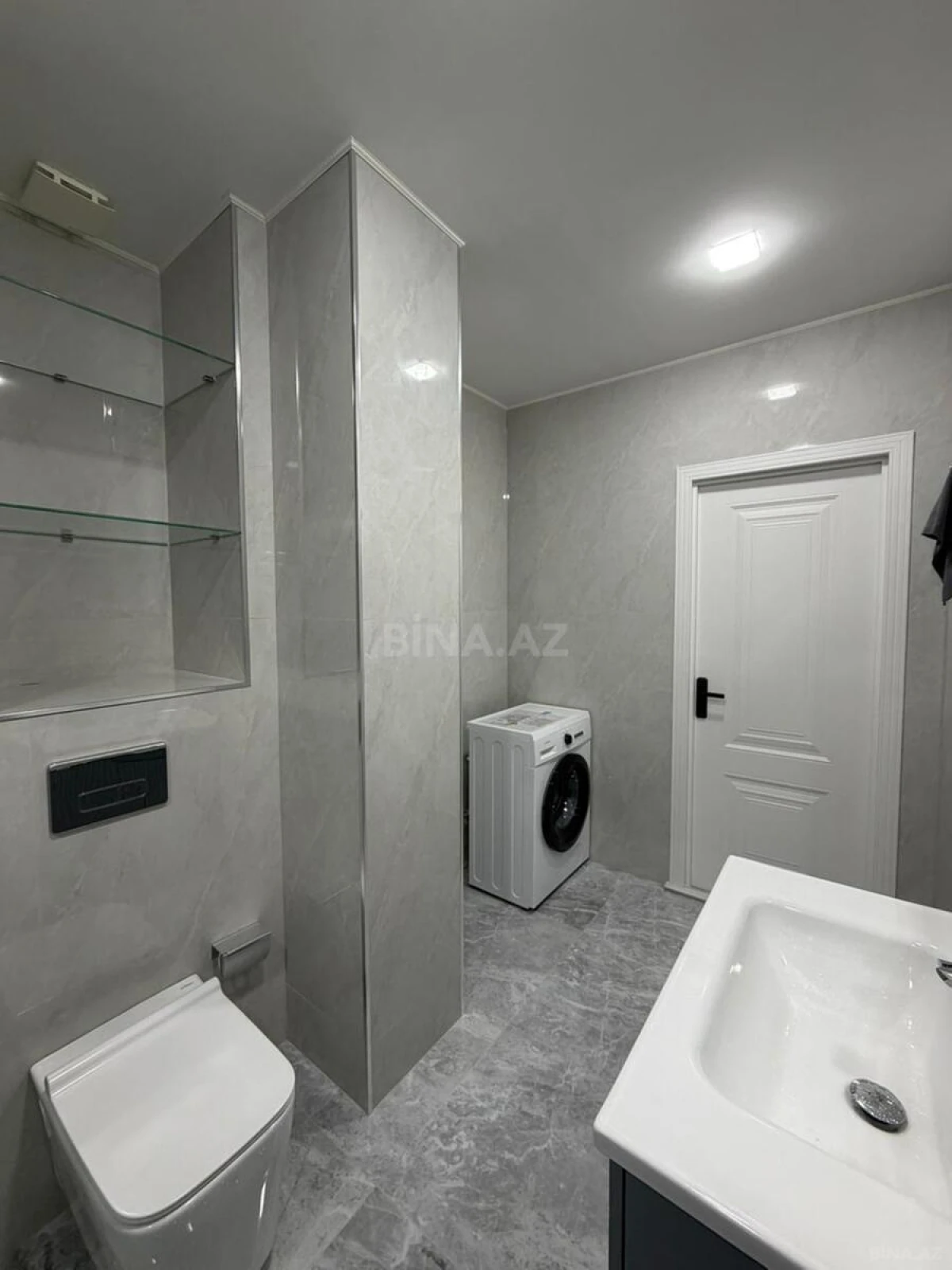 Satılır 3 otaqlı mənzil 130 m²