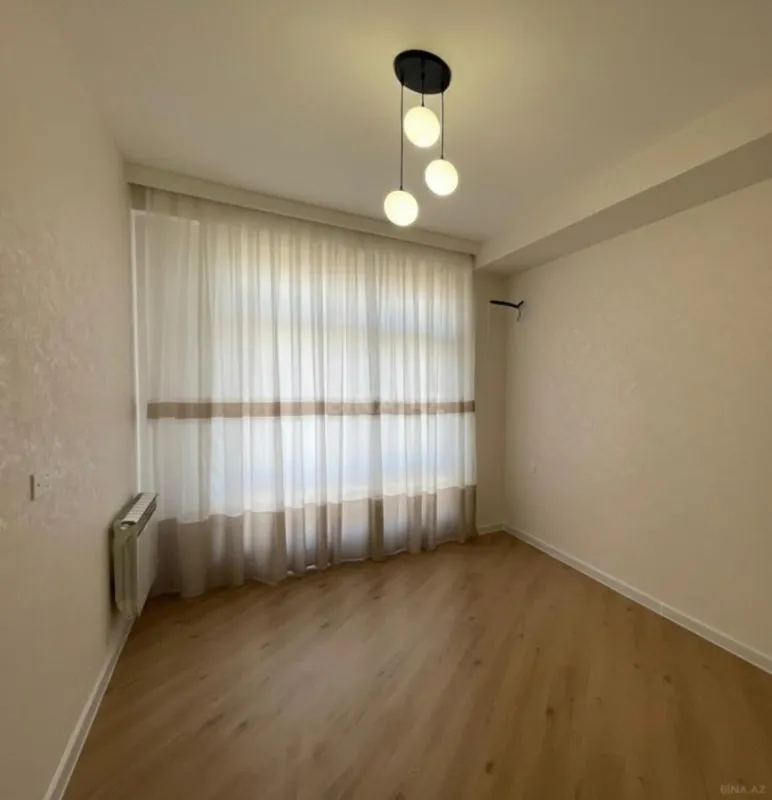 Satılır 3 otaqlı mənzil 130 m²