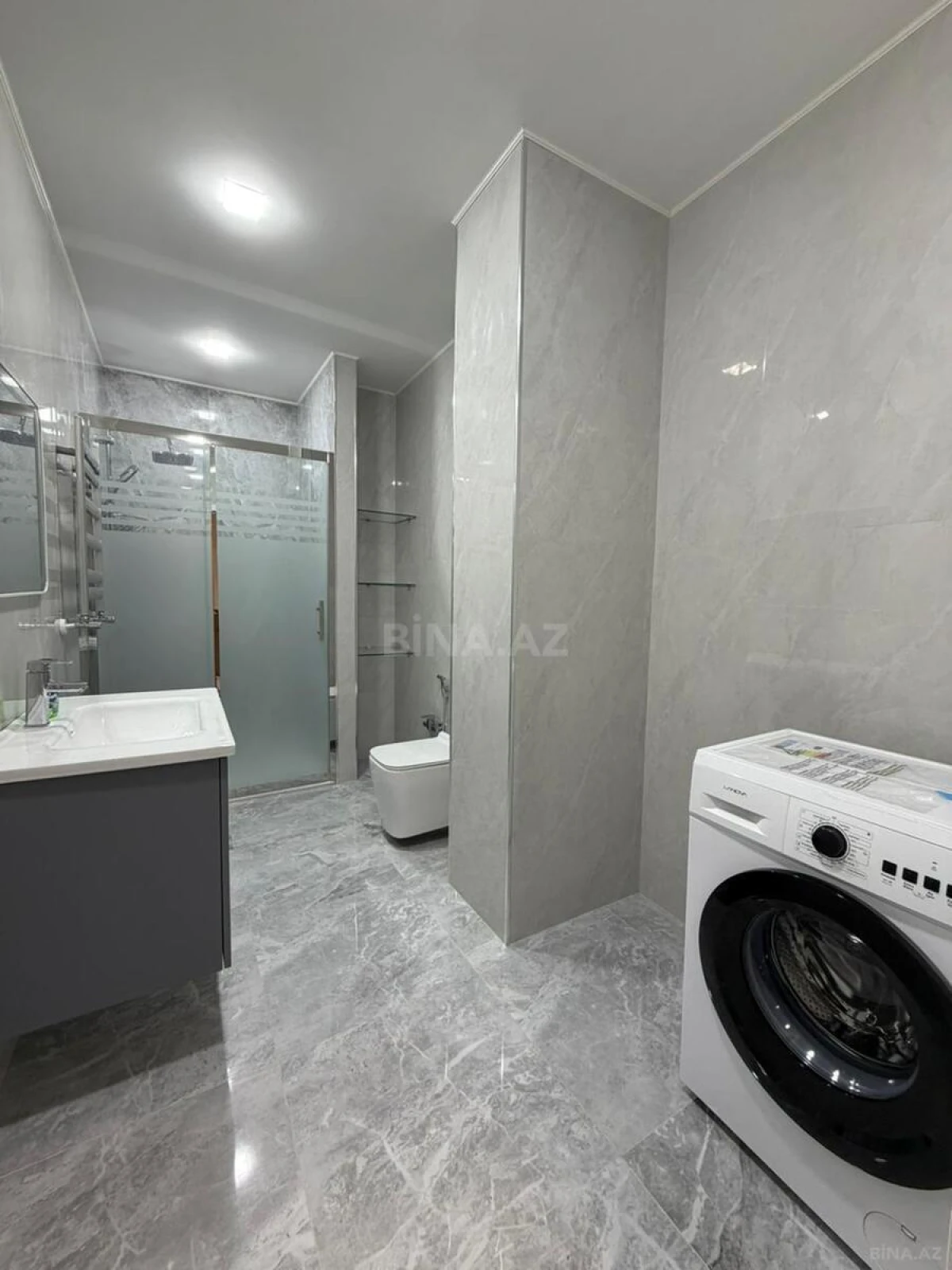 Satılır 3 otaqlı mənzil 130 m²