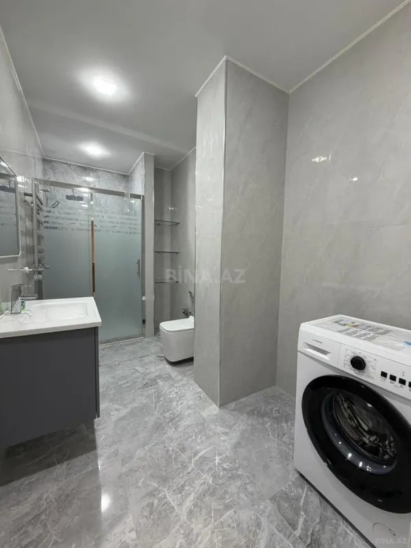 Satılır 3 otaqlı mənzil 130 m²