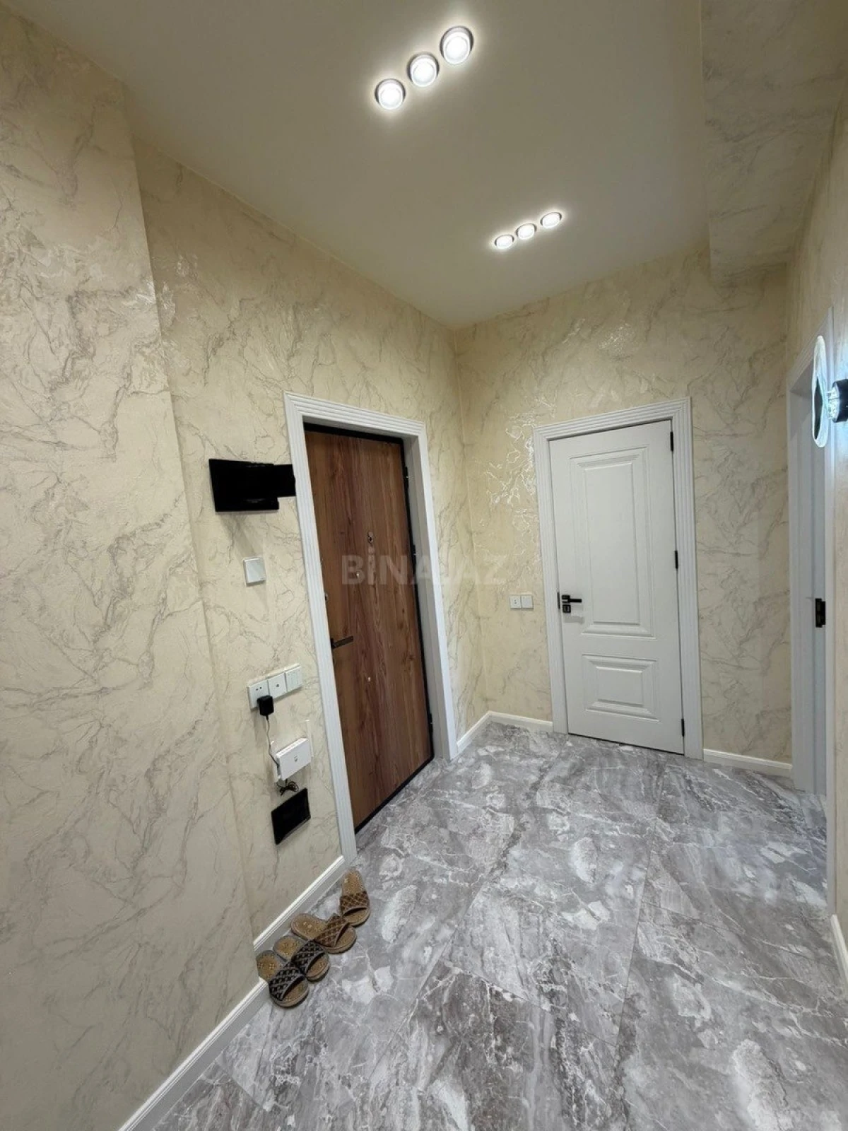 Satılır 2 otaqlı mənzil 55 m²