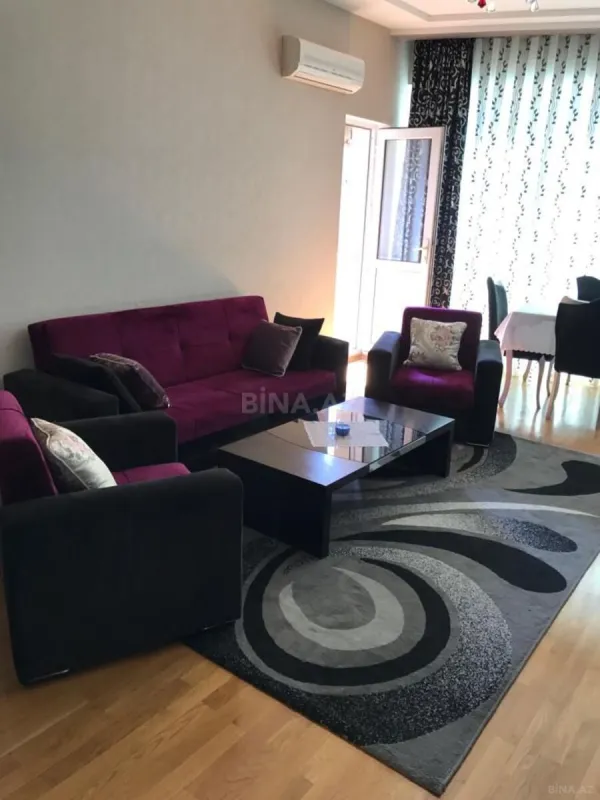Kirayə verilir 2 otaqlı mənzil 94 m²
