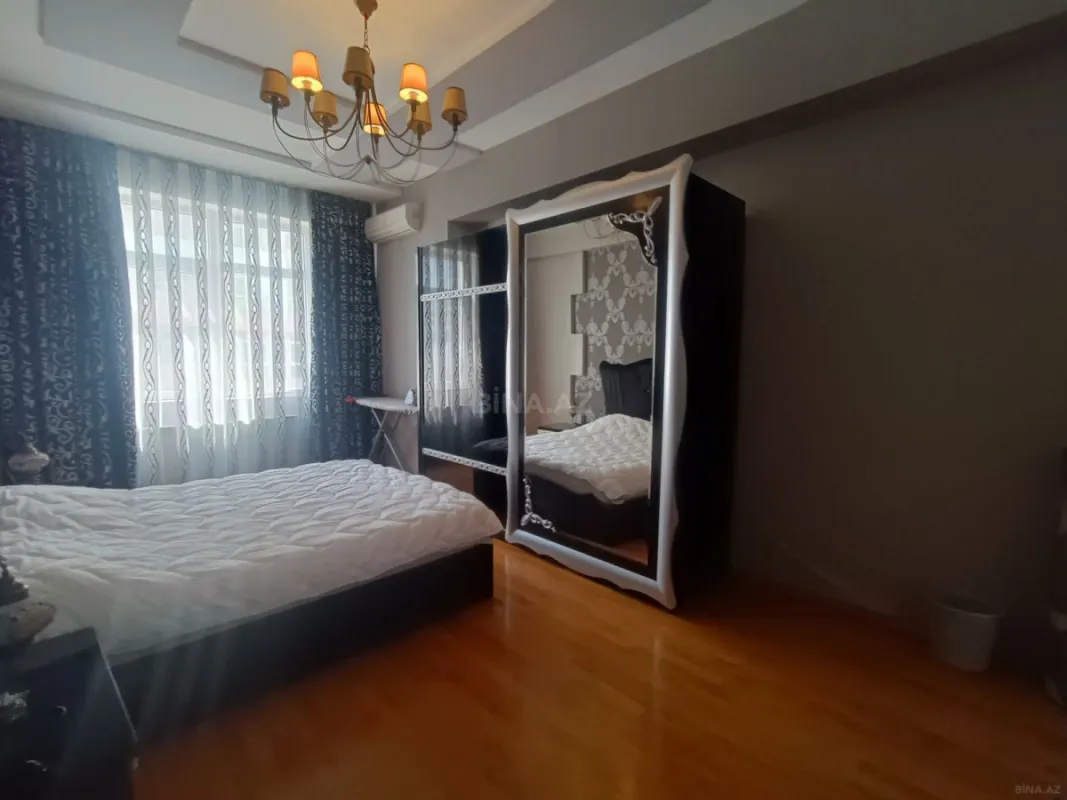 Kirayə verilir 2 otaqlı mənzil 94 m²